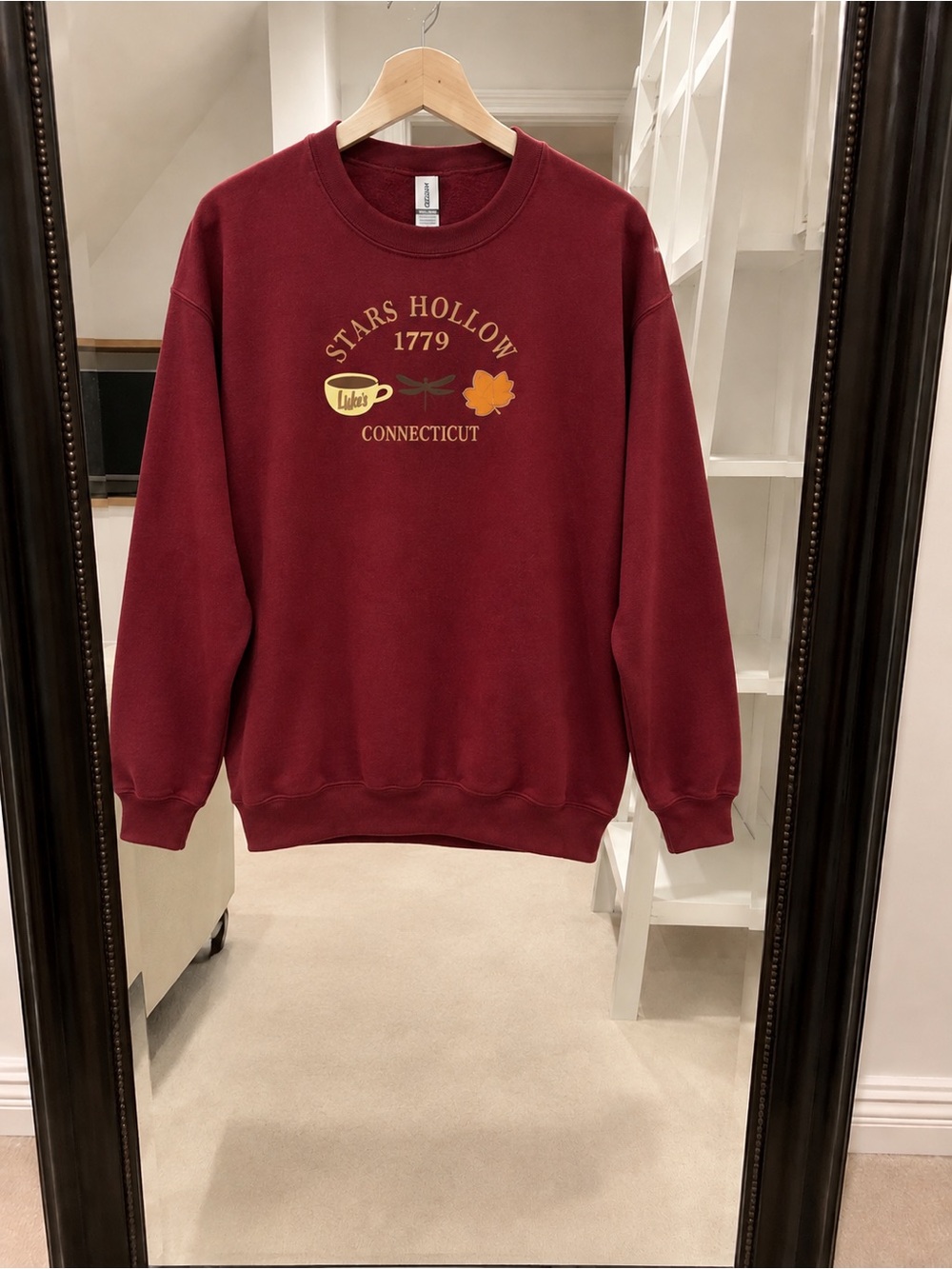 Stars Hollow Connecticut Crewneck Sweatshirt - Burgundy